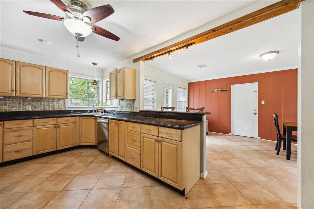 4639 Wild Indigo Street #459, Houston, Texas image 6