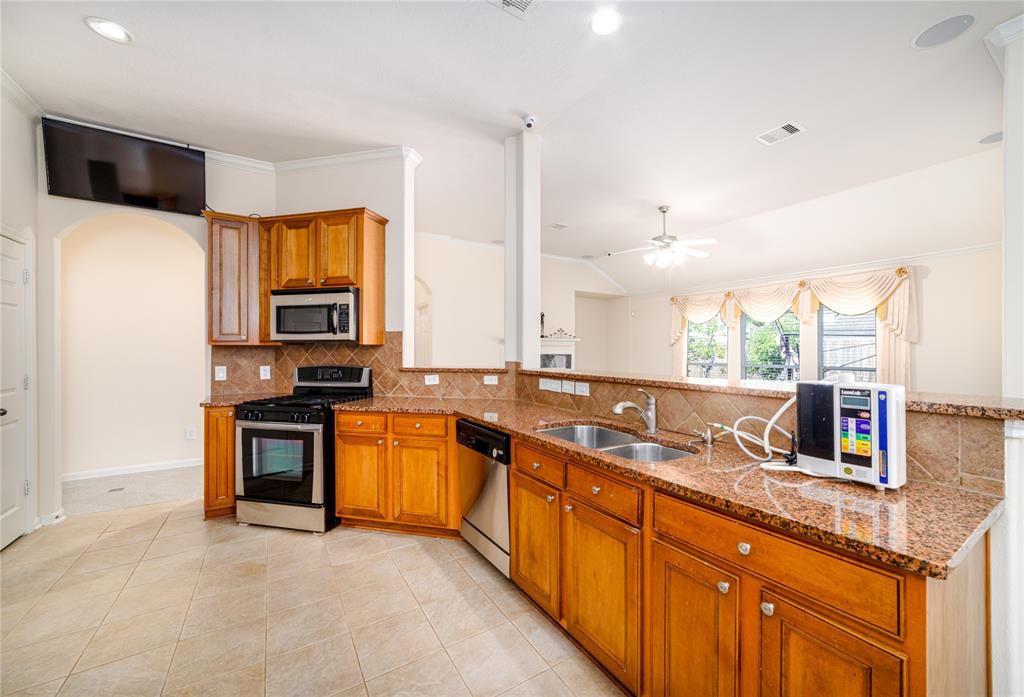 7007 Sierra Night Drive, Richmond, Texas image 11