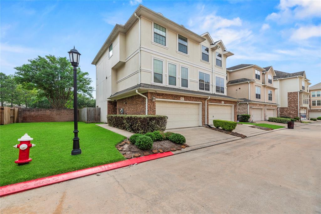 7824 Stoneyway Drive, Houston, Texas image 1