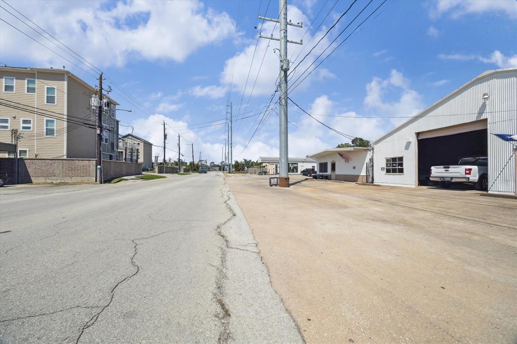 3506 Oak Forest Drive