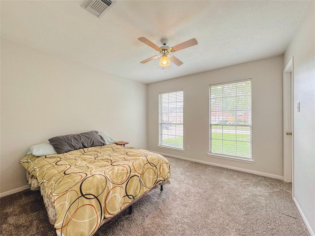 3302 Deer Trail Drive, Alvin, Texas image 35