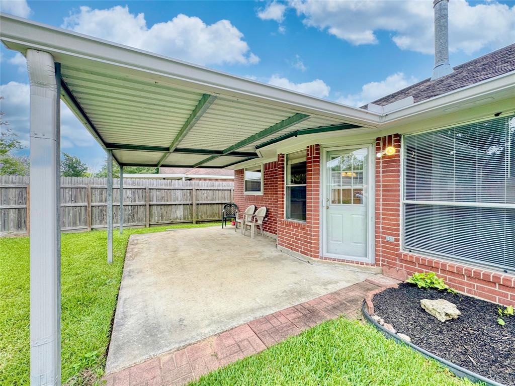 3302 Deer Trail Drive, Alvin, Texas image 39