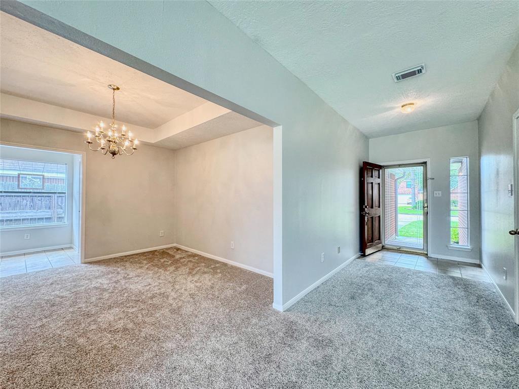 3302 Deer Trail Drive, Alvin, Texas image 7