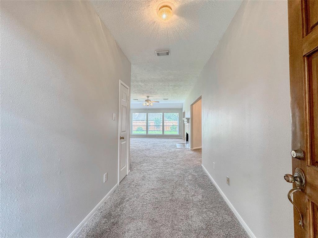 3302 Deer Trail Drive, Alvin, Texas image 5