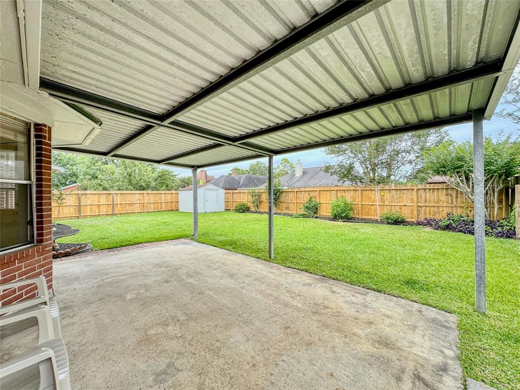 3302 Deer Trail Drive, Alvin, Texas image 38