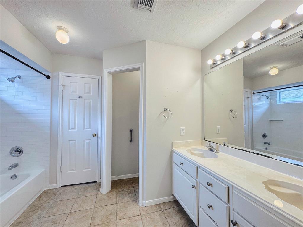 3302 Deer Trail Drive, Alvin, Texas image 30