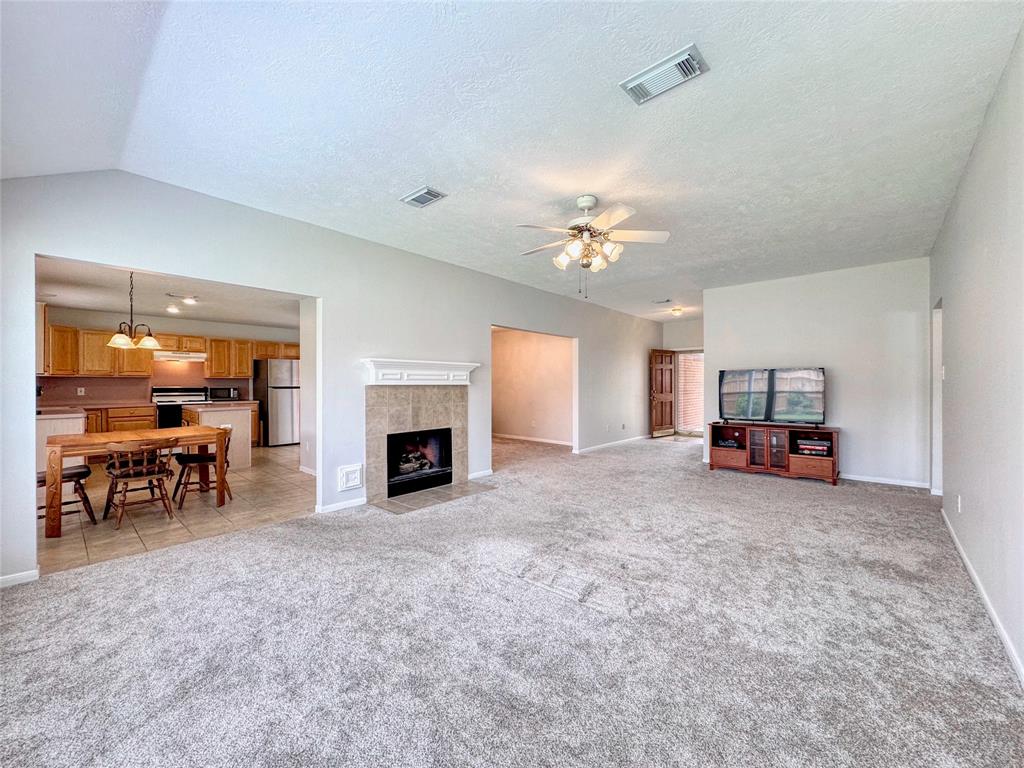 3302 Deer Trail Drive, Alvin, Texas image 17