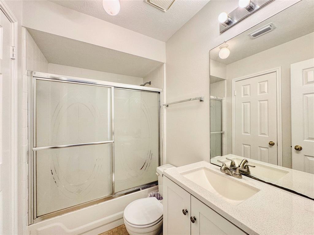 3302 Deer Trail Drive, Alvin, Texas image 37