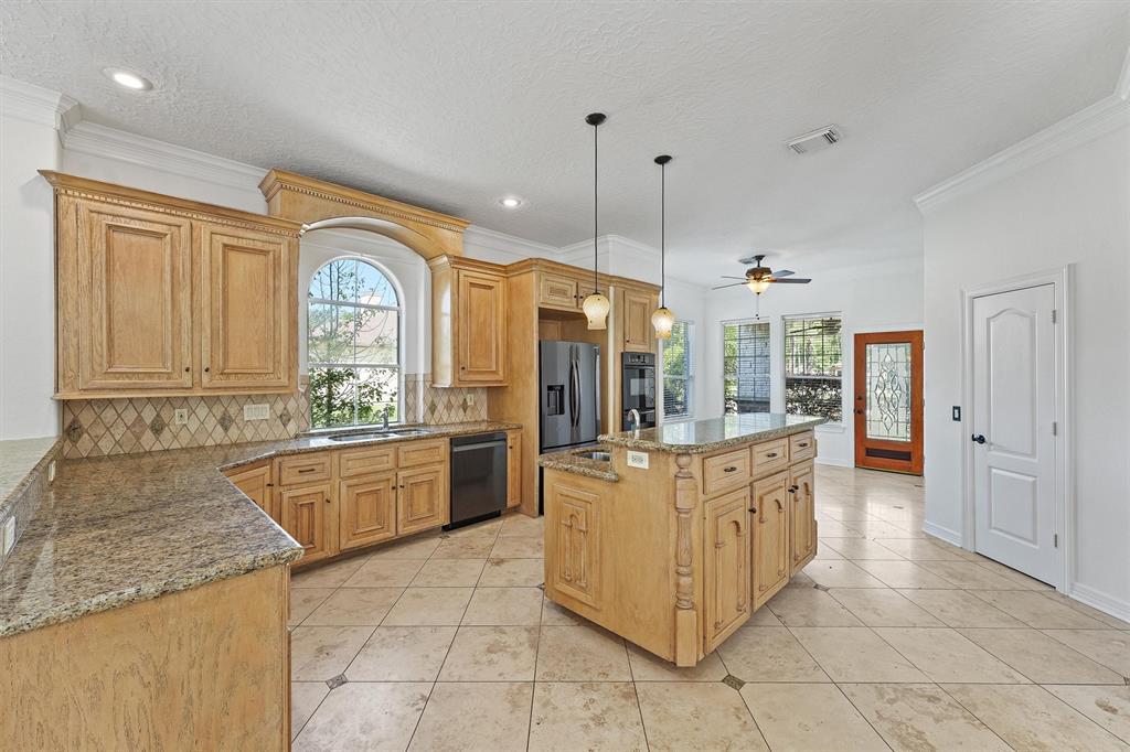 23056 Volga Drive, Porter, Texas image 10