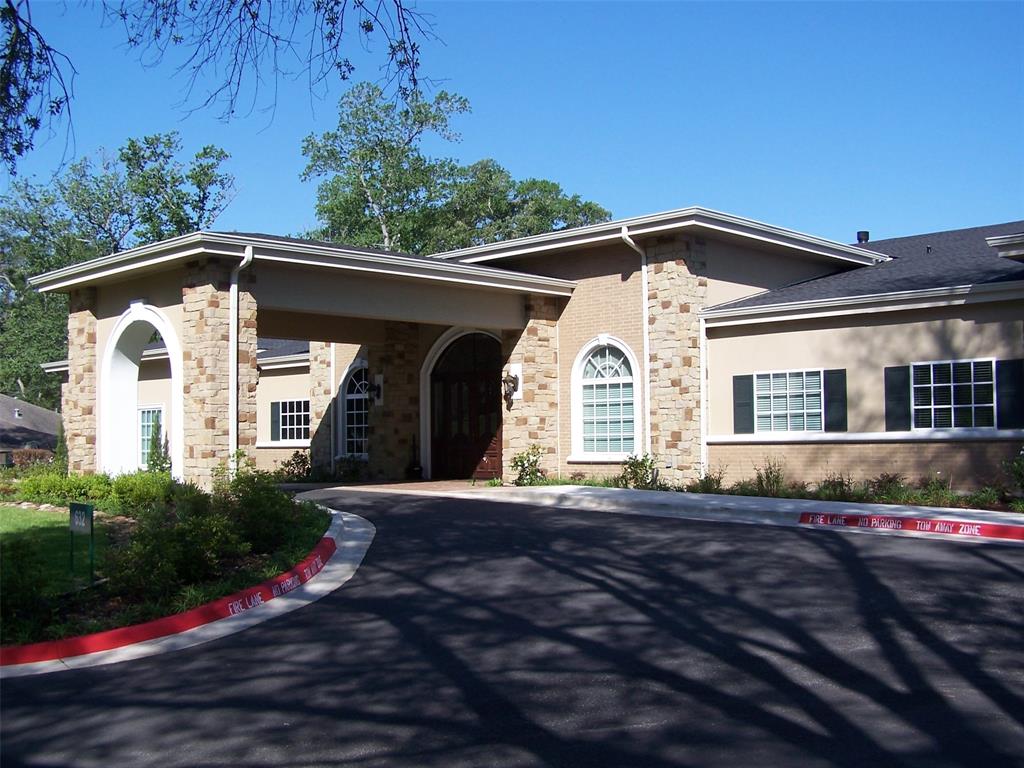 1711 Wickersham Drive, Huntsville, Texas image 3