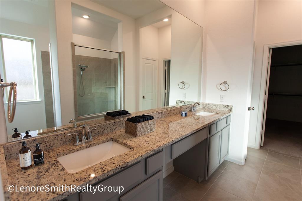 3708 Rock Ledge Drive, Rosenberg, Texas image 5