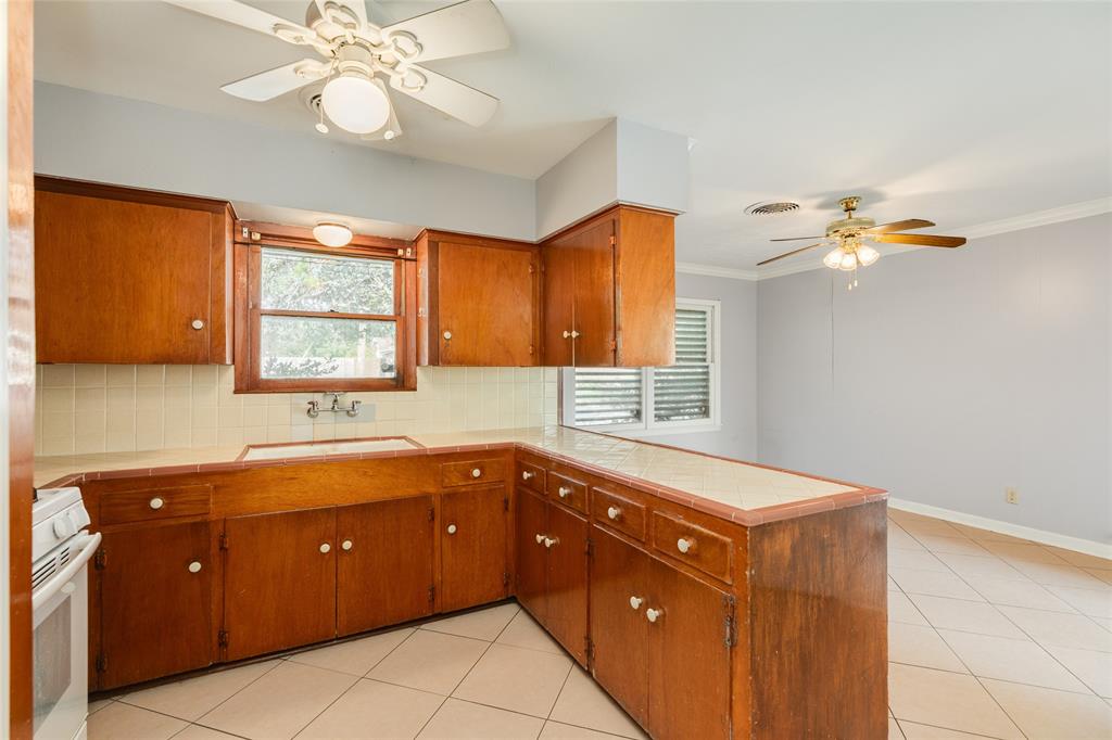 128 Tuna Street, Galveston, Texas image 10