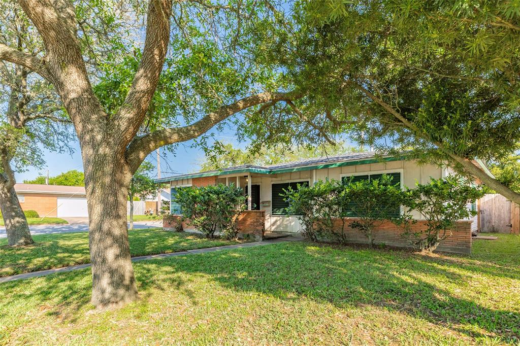 128 Tuna Street, Galveston, Texas image 1