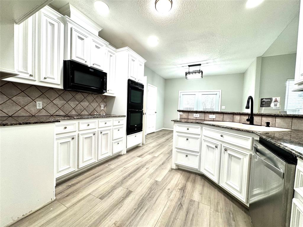 3002 Pine Chase Drive, Montgomery, Texas image 7
