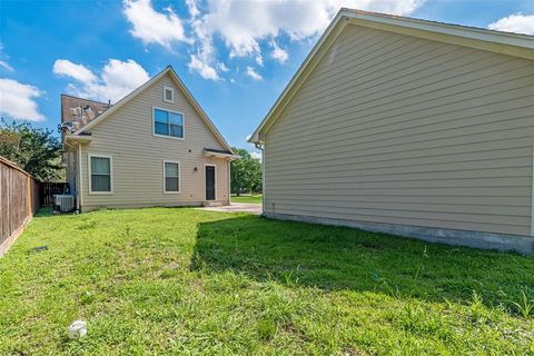 A home in South Houston