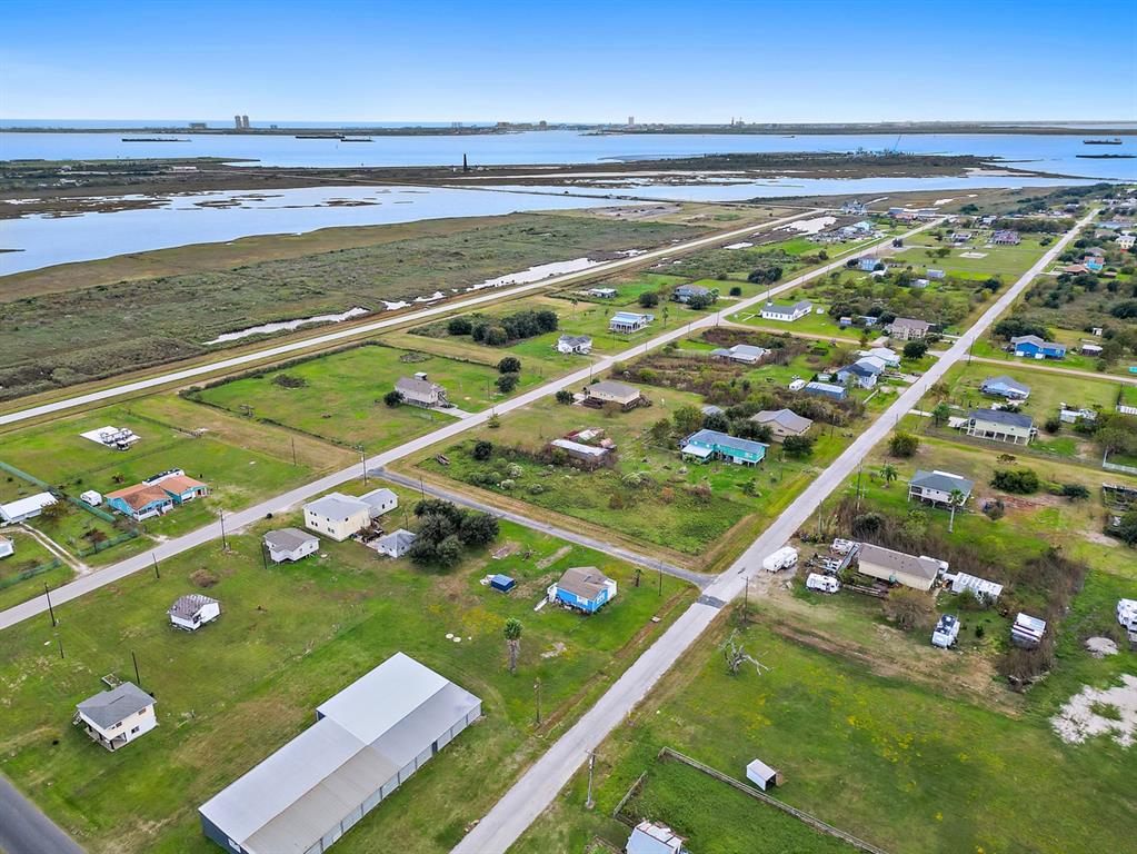 1402 Nelson Avenue, Port Bolivar, Texas image 24