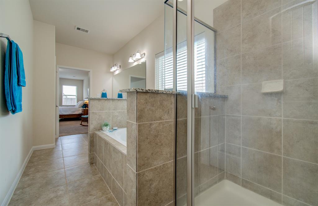 4011 Longwood Drive, Mont Belvieu, Texas image 20
