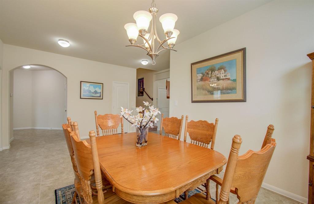 4011 Longwood Drive, Mont Belvieu, Texas image 8