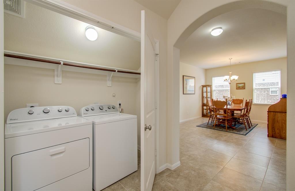 4011 Longwood Drive, Mont Belvieu, Texas image 14