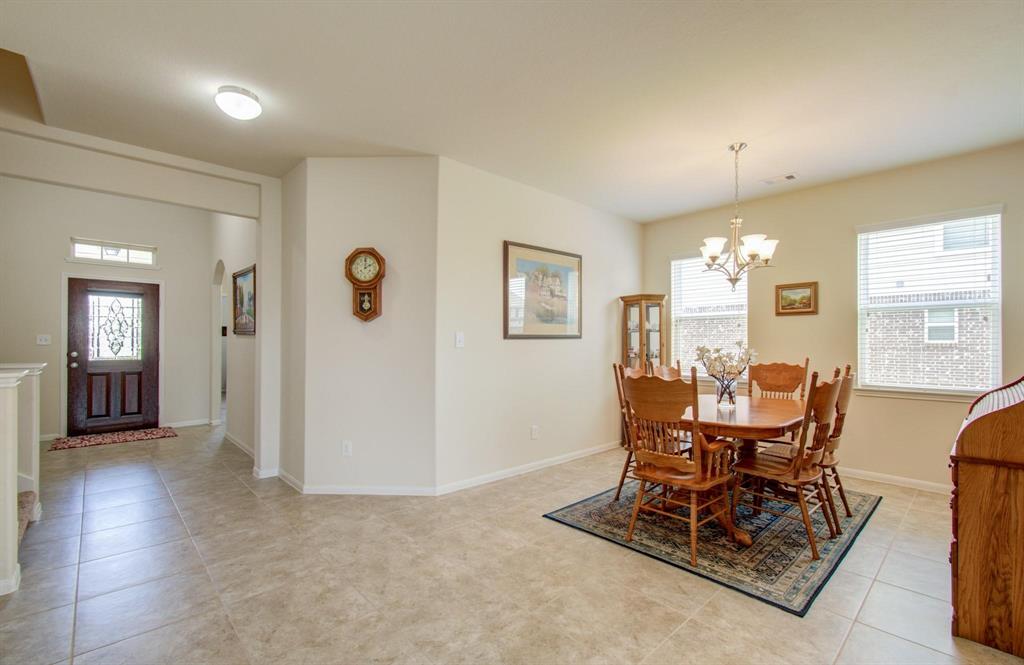4011 Longwood Drive, Mont Belvieu, Texas image 6