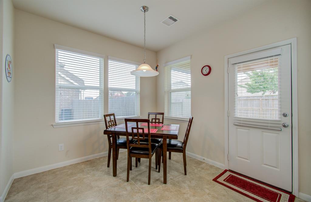 4011 Longwood Drive, Mont Belvieu, Texas image 12