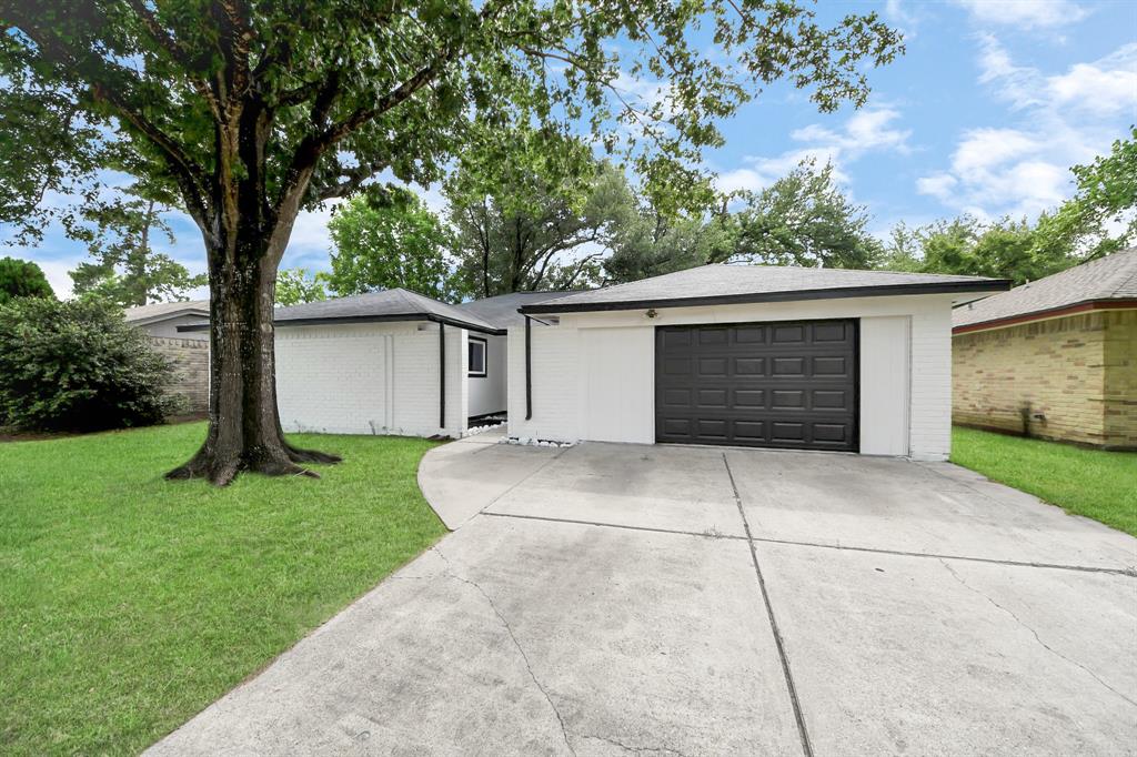20010 Cottonglade Lane, Humble, Texas image 1