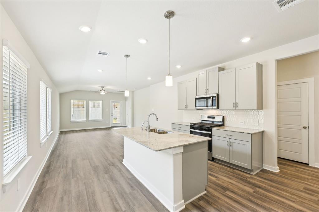 6721 Chinapkin Oak Lane, Conroe, Texas image 7