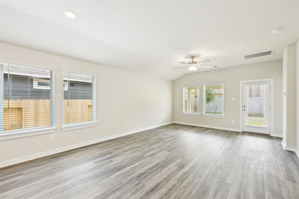 6721 Chinapkin Oak Lane, Conroe, Texas image 19