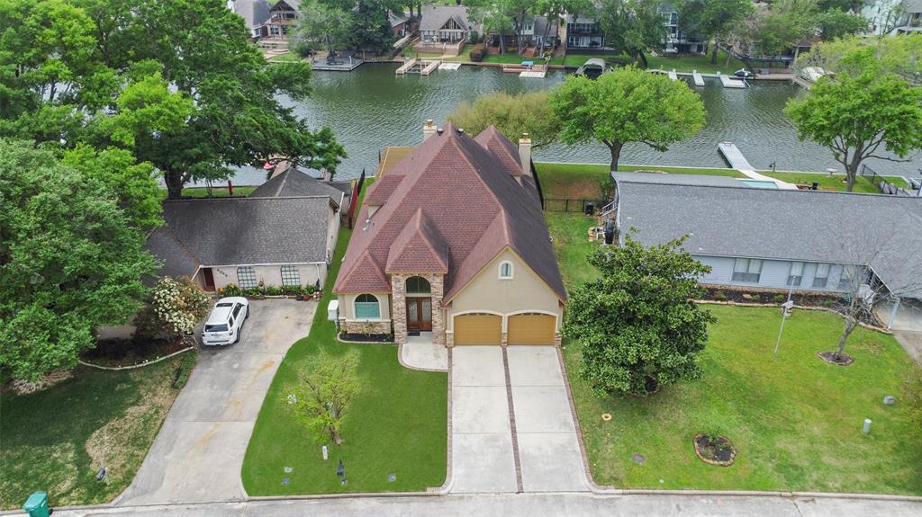 5050 Pleasure Lake Drive, Willis, Texas image 2