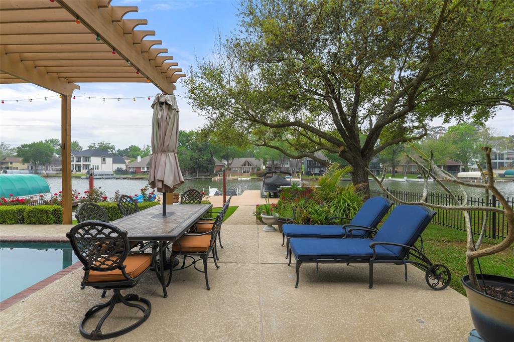 5050 Pleasure Lake Drive, Willis, Texas image 35