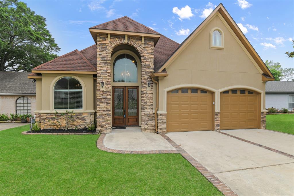 5050 Pleasure Lake Drive, Willis, Texas image 1