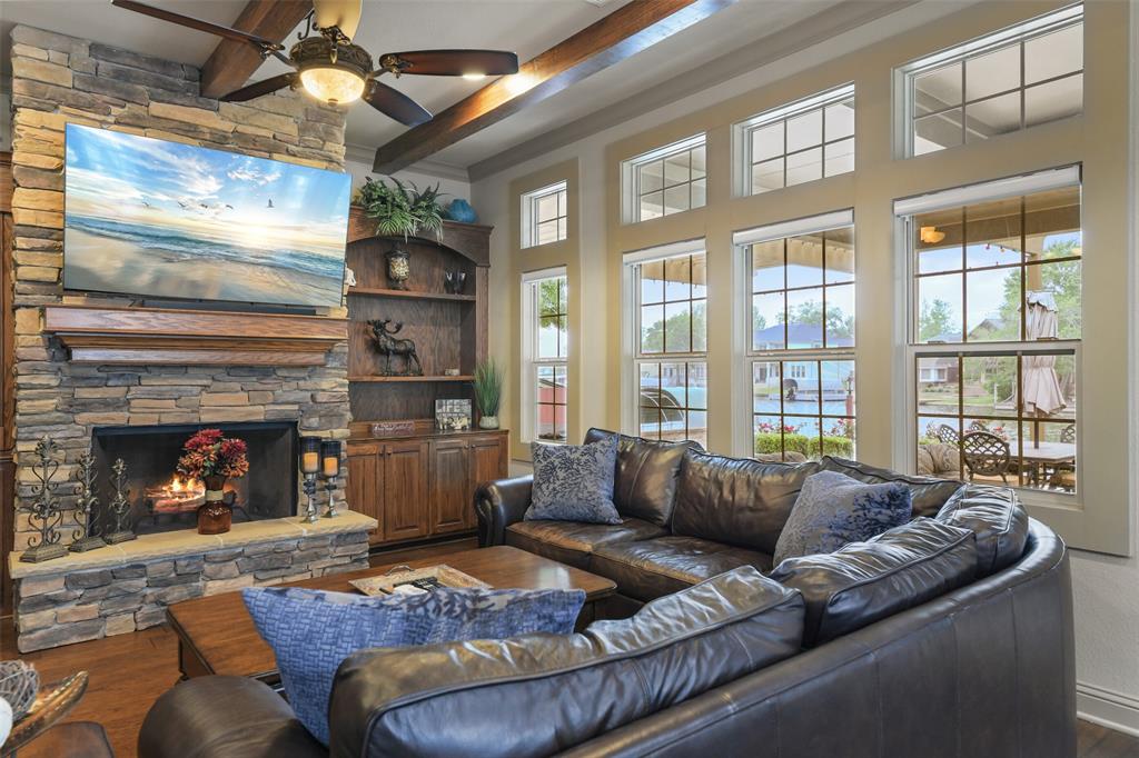 5050 Pleasure Lake Drive, Willis, Texas image 10