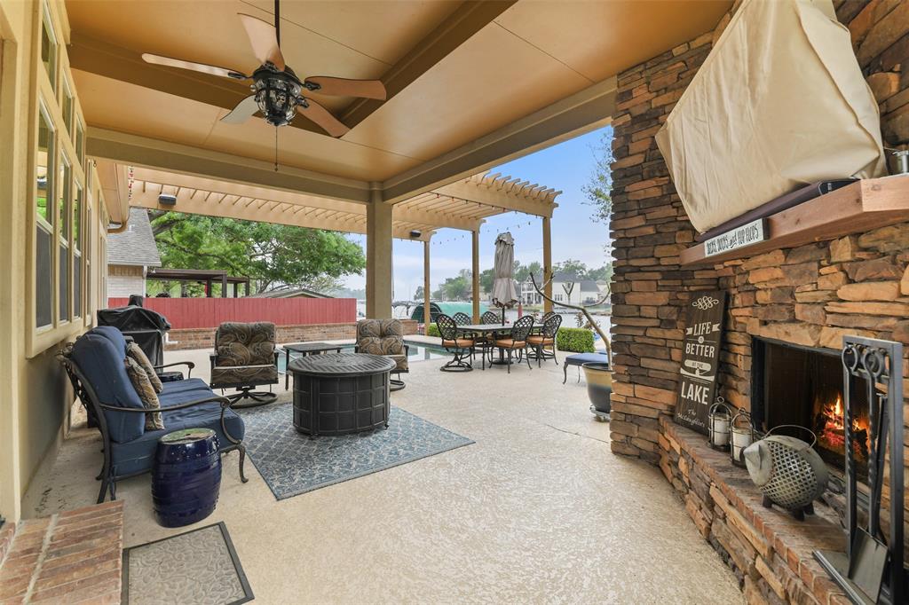 5050 Pleasure Lake Drive, Willis, Texas image 32