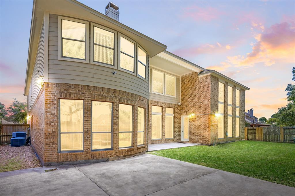 2810 Green Mountain Drive Dr, Pearland, Texas image 2