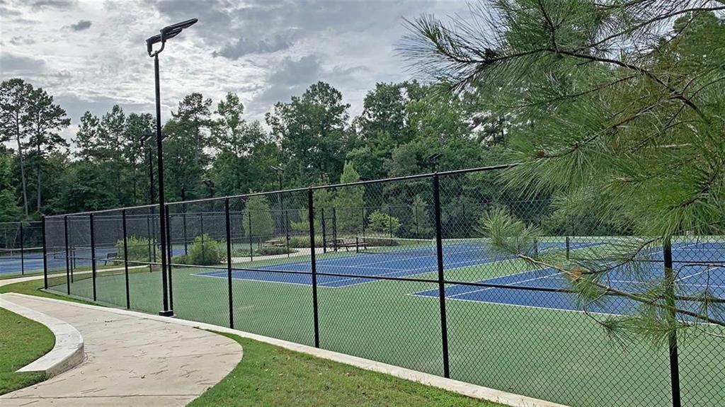 215 Wooded Rill Court, Willis, Texas image 27