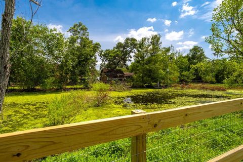 A home in Clute