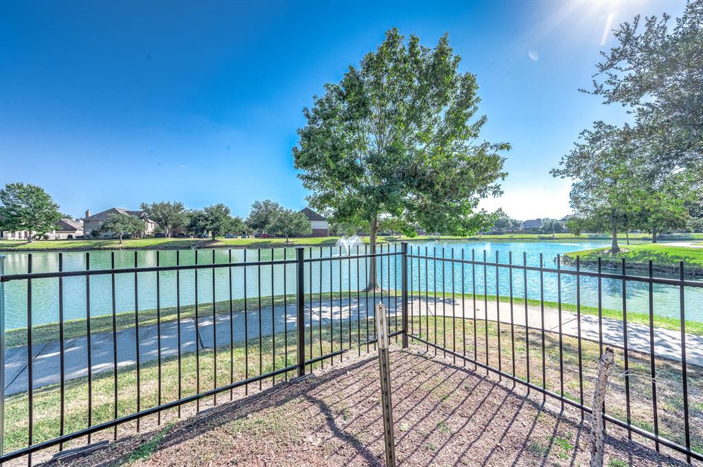 2916 Eagle Lake Drive, Pearland, Texas image 36