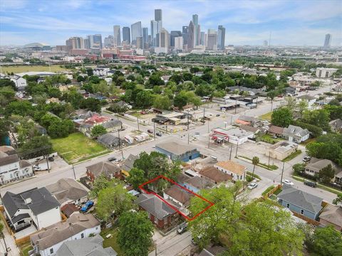 Duplex in Houston TX 1112 Gargan Street.jpg
