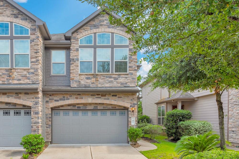 47 Aventura Place