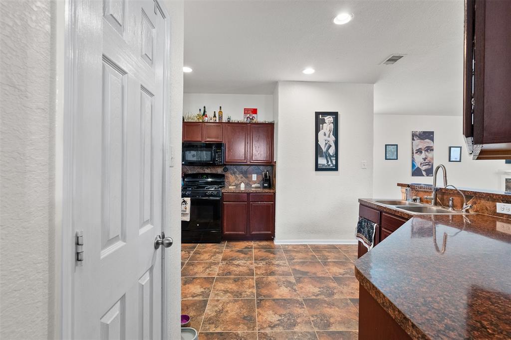 19034 Ashford Square Street, Tomball, Texas image 6