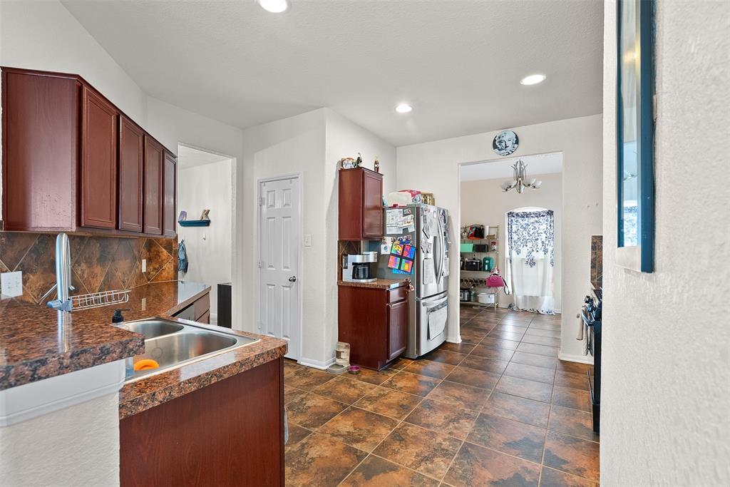 19034 Ashford Square Street, Tomball, Texas image 7