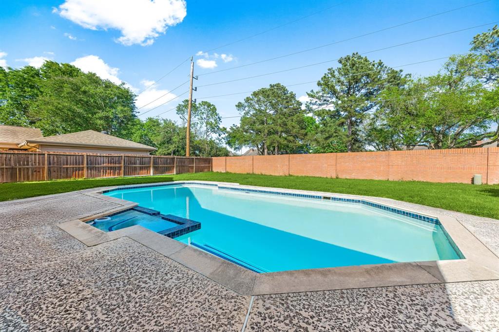7306 Creek Crest Drive, Houston, Texas image 18
