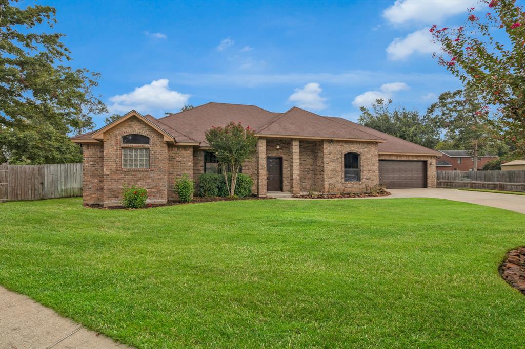 111 Cliffbrook Lane, Cleveland, Texas image 1