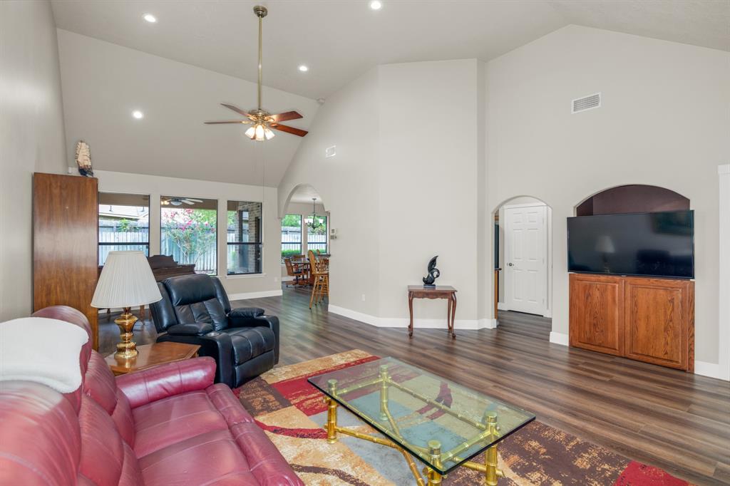 111 Cliffbrook Lane, Cleveland, Texas image 6