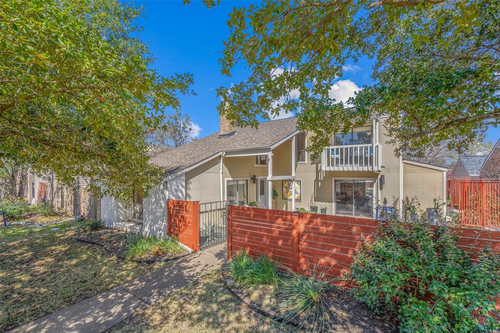 2613 Rustling Oaks Drive, Bryan, Texas image 2