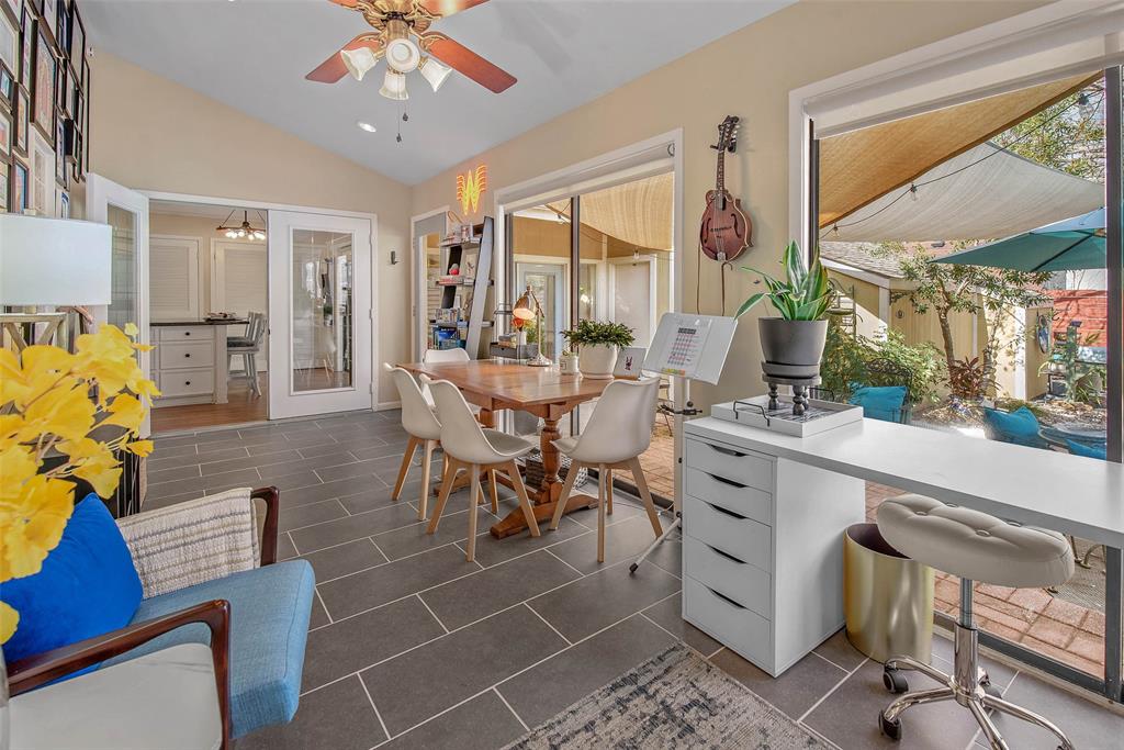 2613 Rustling Oaks Drive, Bryan, Texas image 21