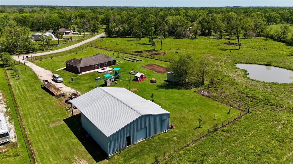 130 Pin Oak Drive, Angleton, Texas image 29