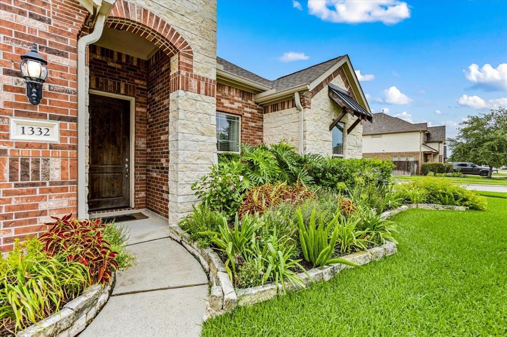 1332 Graham Trace Lane