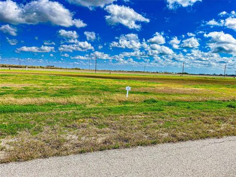 Photo of 300 Redfish Drive, Port Lavaca, TX 77979 (MLS # 21150726) Photo of 300 Redfish Drive, Port Lavaca, TX 77979 (MLS # 21150726)
