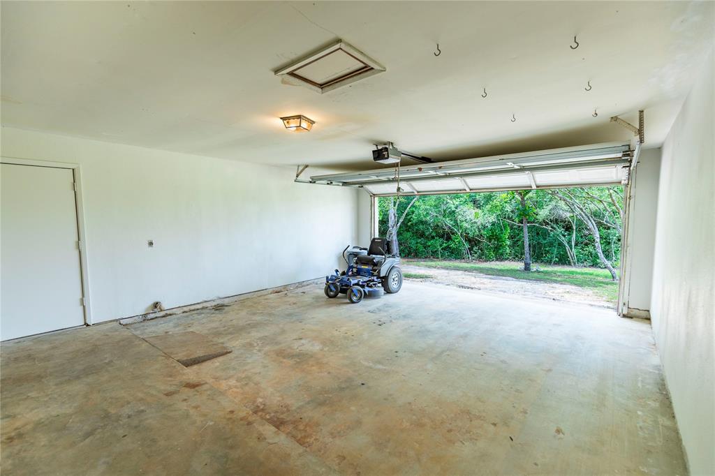 117 Dogwood Trail, Bellville, Texas image 14